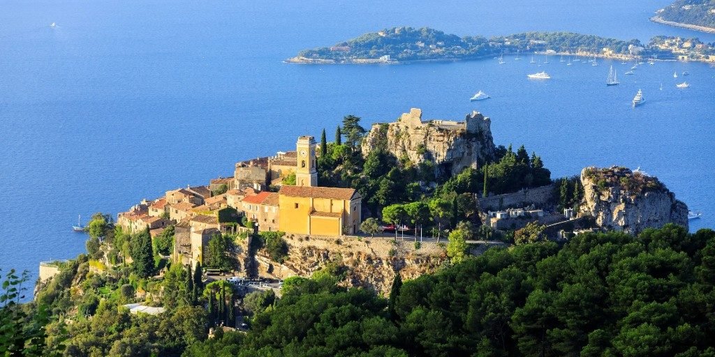 The medieval village of Èze above the sea